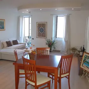 Bella Piazza Apartment Colico